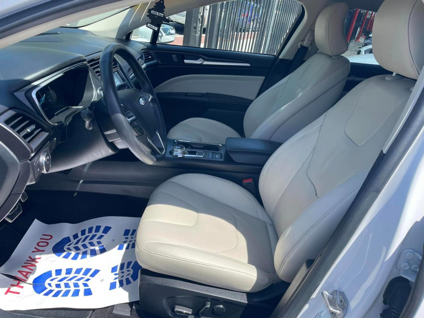 2018 WHITE /BLACK Ford Fusion Energi Titanium (3FA6P0SU6JR) with an 2.0L L4 DOHC 16V HYBRID engine, CVT transmission, located at 744 E Miner Ave, Stockton, CA, 95202, (209) 944-5770, 37.956863, -121.282082 - Photo#6